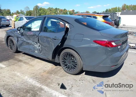 2025 Toyota Camry Le z USA, uszkodzony, nr VIN 4T1DAACK8SU162144